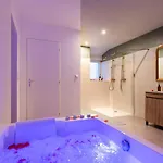 Le Bridgerlove Tantra Jacuzzi Unique