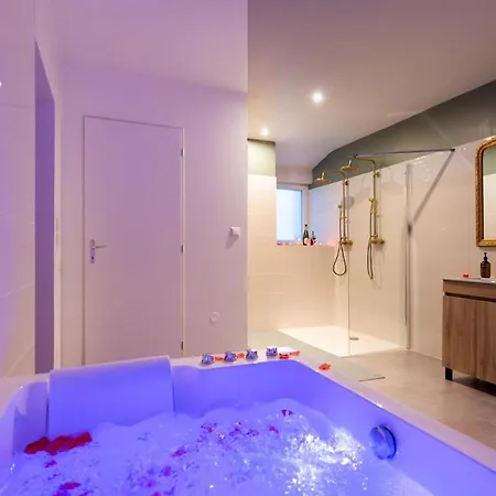 Le Bridgerlove Tantra Jacuzzi Unique