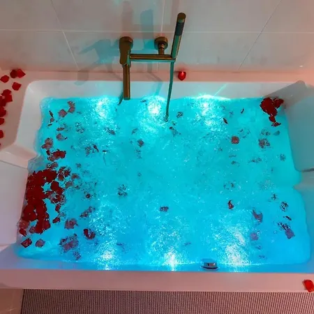 Le Bridgerlove Tantra Jacuzzi Unique *