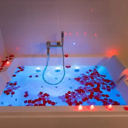 Love Room*Le Bridger Love* Tantra*Sensuel* Balneo* شقة